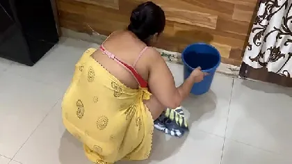 घर की सेक्सी नौकरानी को खूब चोदा कॉलेज बॉय ने वीडियो