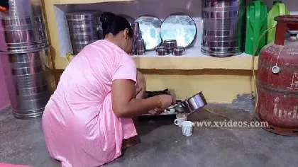 चाइ पीने के बहाने भाभी को चोद दिया वीडियो