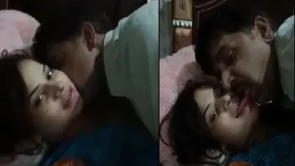 ठर्कि चाचा के साथ गरमा गरम चुम्मा चुम्मि वीडियो