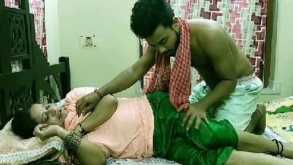 देसी टीन बॉय ने मालकिन को चोदा अकेले में वीडियो