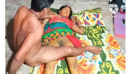 देहाती औरत की प्यासी बुर चोदा शराबी पति का दोस्त वीडियो