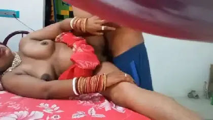 पड़ोसन आंटी की ज़बरदस्त चुदाई की वीडियो