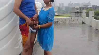 बारिश में नहाने के बाद भाभी को चोद दिया वीडियो