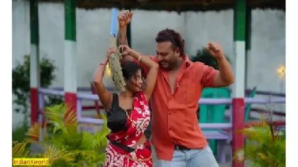 ब्लैक ब्रा पहनी नौकरानी की चूत चोदी मालिक ने वीडियो