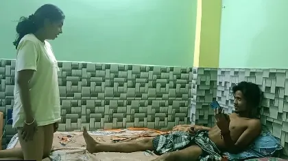 भाई को लंड हिलाते देख दीदी की कामवासना जाग उठी वीडियो