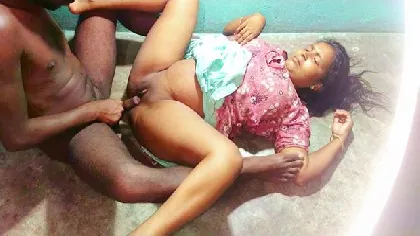 मल्लू भाभी की मिशनरी सेक्स पति साथ सुबह के वक़्त वीडियो