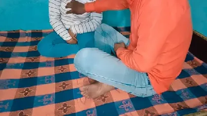 सस्ते के होटेल में ले जाके बहन को चोदा वीडियो