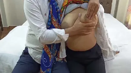 होटेल रूम मे कॉलेज फ्रेंड की क्सक्सक्स चुदाई वीडियो