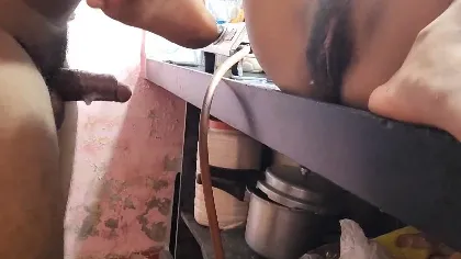 १८ साल की कामवाली लड़की की चुदाई रसोई घर में वीडियो