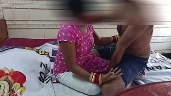 कॉलेज के सीधे साधे प्रोफेसर को अपनी तरफ आकर्षित किया