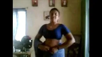 चुदासी चूत को मिला बूढ़ा लंड