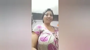 जयपुर घूमने आई लड़की