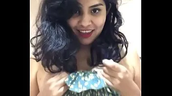 ट्रेन में पटा कर सेक्सी माल की चूत की चुदाई की