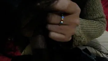 दोस्त की माँ ने मुझे काम में लिया