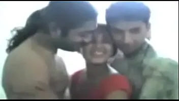 पति ने मुझे और मेरी बहन को एक ही बिस्तर पर चोदा