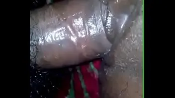 बड़ी गांड वाली आदिवासी युवती