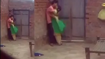 बिजली मीटर रीडिंग करने वाले लड़के ने मेरी बीबी की चूत फाड़ी