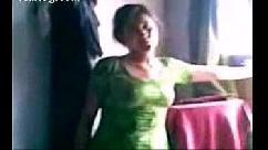 सेक्सी कामवाली ने लंड हिलाते हुए देखा