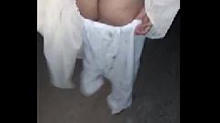 लंड चिकना कर गांड मे डाला