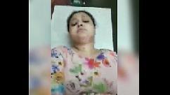 जींस से झांकती वह बड़ी गांड