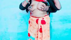 गाँव की चूत का स्वाद ही अलग है