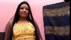 आंटी की चूत का भक्त